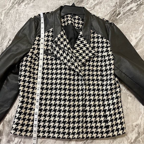 A New Approach a.n.a Womens Cropped Jacket Faux Leather Wool Black White Sz L - Picture 5 of 14